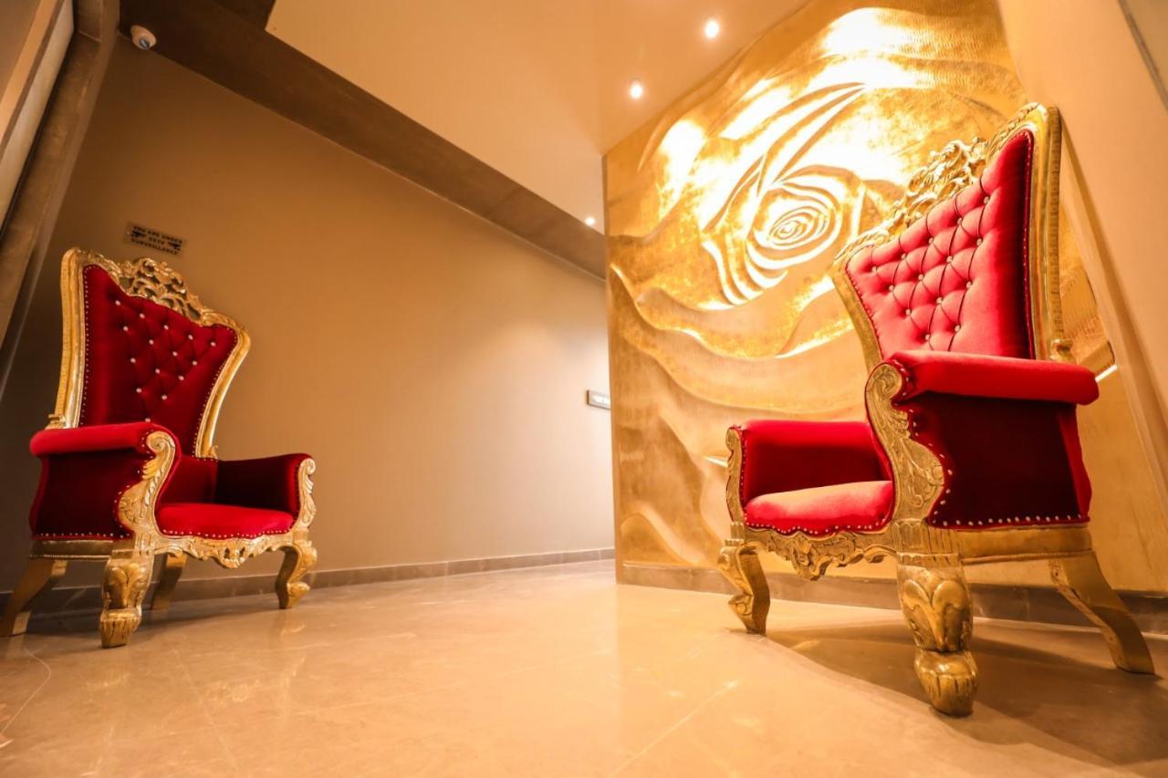 Hotel Mvr Grand Kanpur Ngoại thất bức ảnh