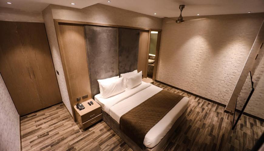 Hotel Mvr Grand Kanpur Ngoại thất bức ảnh