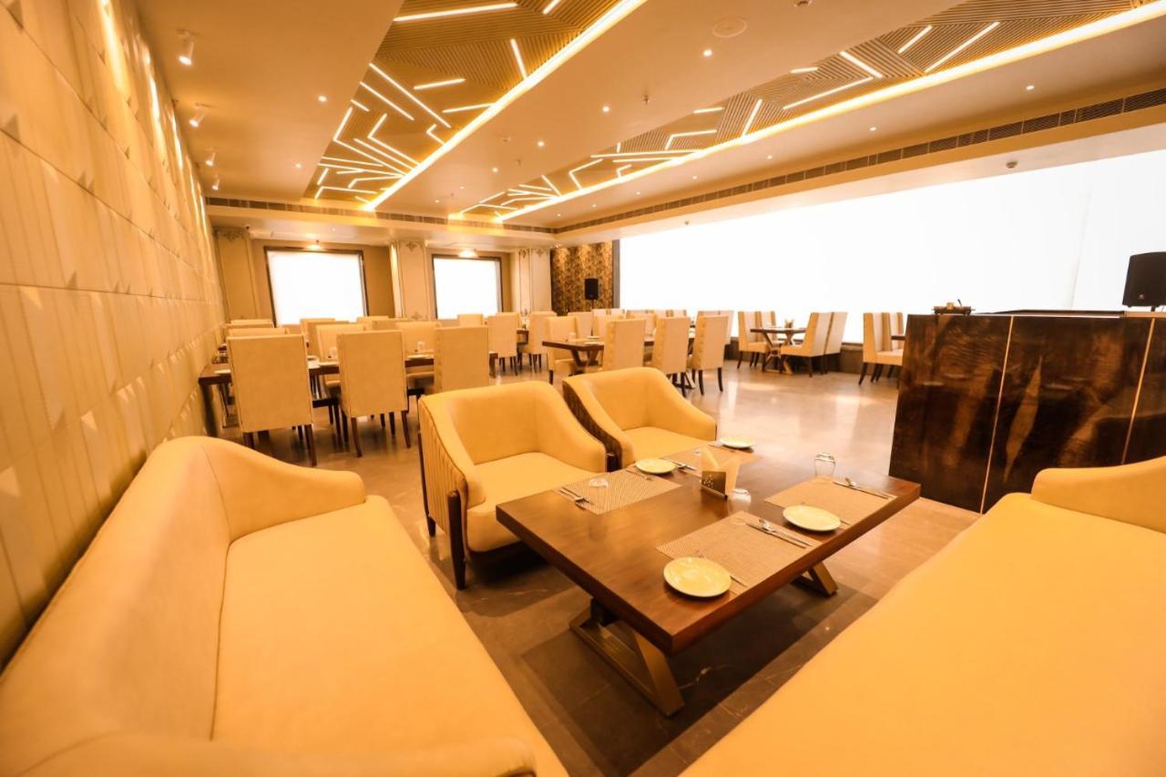 Hotel Mvr Grand Kanpur Ngoại thất bức ảnh